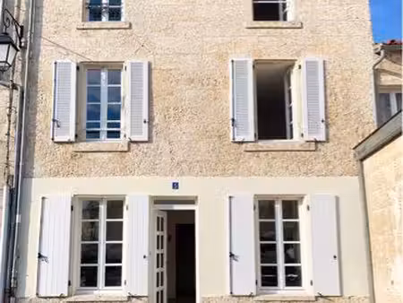maison 4 chambres à louer – place saint-jean  fontenay-le-comte