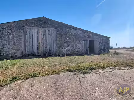 belle grange en pierre sur + 1800 m²
