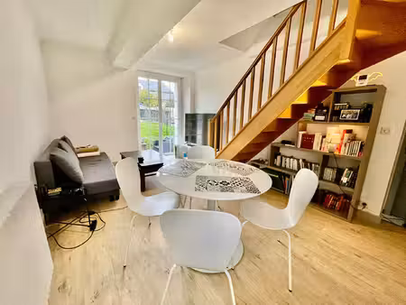 longere - 77m² - 3 chambres - bourg- locataire en place