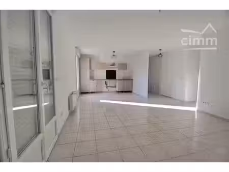 bassan - location t3 avec terrasse