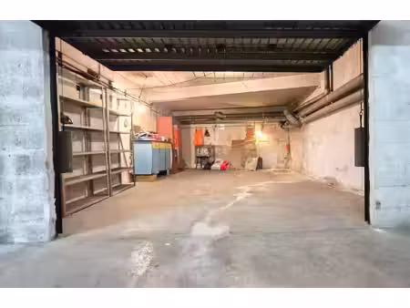 grand garage de 25m2 en plein centre ville