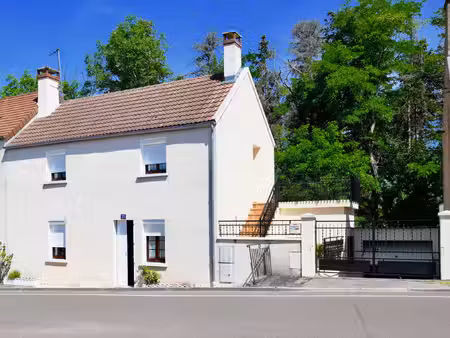 maison avallon 84 m2 proches commerces et écoles