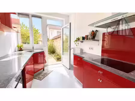 77 - centre ville montereau-flt-yonne  maison 6 pièces avec