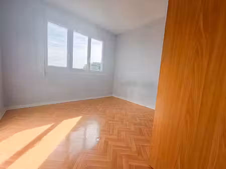 appartement angers 2 pièces 38.85 m2  stationnement  cave