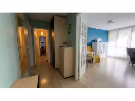 exclusivite ..... 8 min rer a  5 pièce(s) 89 m² avec extérieur  box et parking