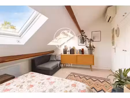paris 17e - église des batignolles - appartement - 2 pièces - 27 72m² carrez - 43 77m² au 