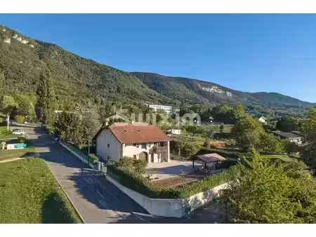 propriété unique sur les hauteurs de collonges-sous-salève