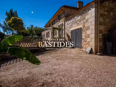 fronsadais - maison en pierre