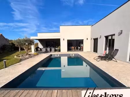 maison contemporaine de plain-pied – 200 m² – 10 pièces – parnans