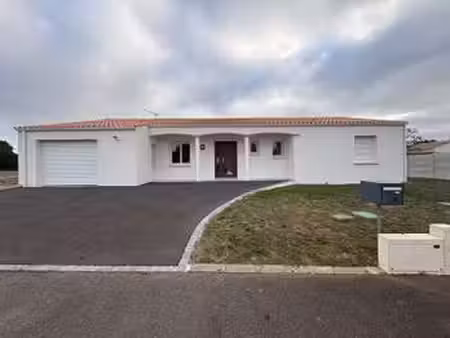 location maison à saint-maixent-sur-vie (85220) : à louer / 121m² saint-maixent-sur-vie