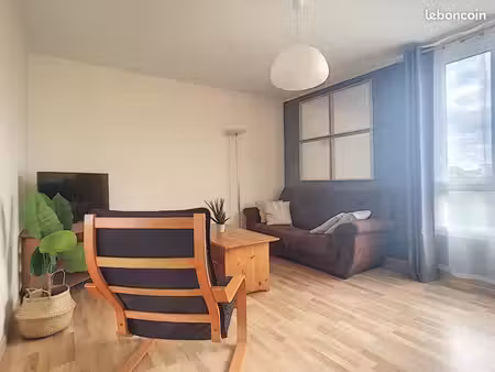 loue chambre meublée 11 m² – appartement 3 chambres – 430 tout compris
