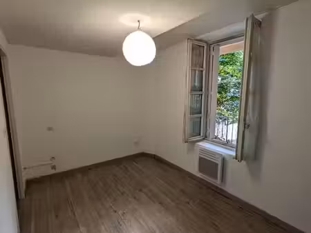 urgent: t2 quartier minimes avec parking