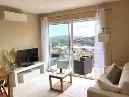 appartement t3 meublé avec terrasse et belle vue – disponible jusqu’en juin
