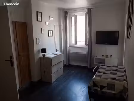 loue bel appartement lumineux avec chambre séparée au centre ville