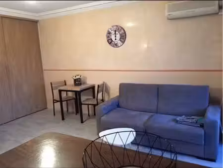 studio location à l année