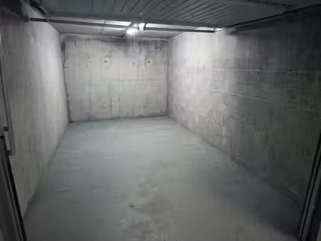 garage/box
