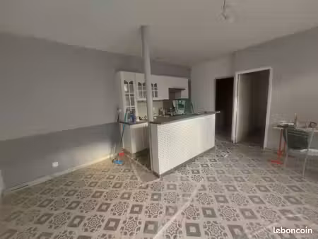 appartement  a loué. centre de boiscommun' dans loiret 45340 grand séjour avec cuisine équ