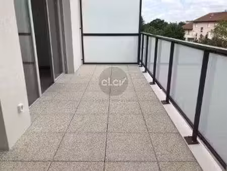 t3 de 65 39 m² avec terrasse et garage 69800 saint priest