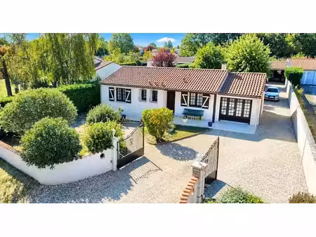 vente maison 5 pièces 121 m² à vouzan (16410)  180 000 €