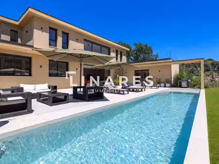 maison de luxe à vendre dans le quartier ganteaume