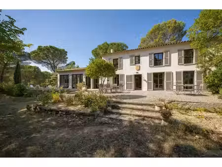 maison de luxe à vendre dans le quartier plateau de puyricard-la trévaresse
