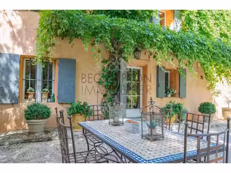 maison de luxe à vendre dans le quartier plateau de puyricard-la trévaresse