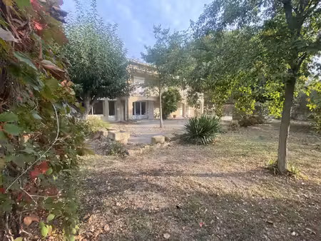 villa de luxe à vendre dans le quartier exterieurs-baisses-sibourg