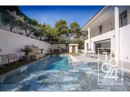maison de luxe à vendre dans le quartier exterieurs
