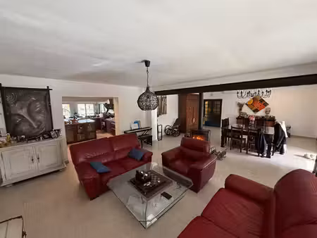 maison de luxe à vendre dans le quartier le moulin-mas thibert-cour des bœufs