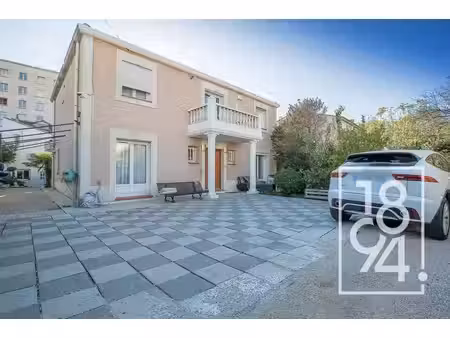 maison de luxe à vendre dans le quartier les chutes lavies