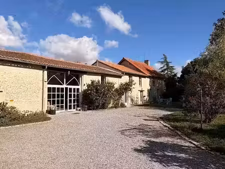 vente maison 12 pièces 200 m² à sammarçolles (86200)  229 000 €