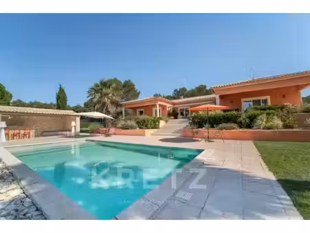 villa de luxe à vendre dans le quartier garrigues