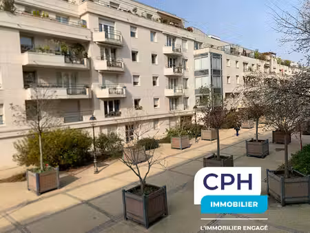 grand studio avec cave et parking  courbevoie