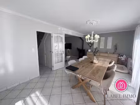 maison semi-individuelle avec garage