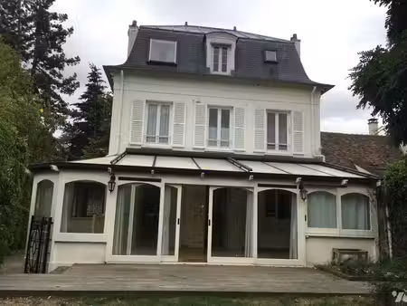 maison à montfort l'amaury de 138 m²