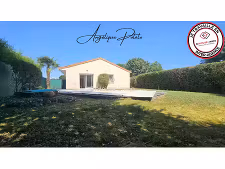 maison de plain-pied avec piscine aux portes de pau