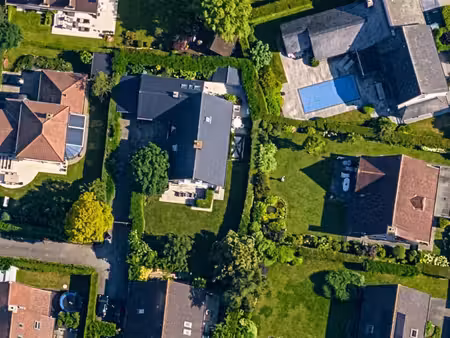 villa majestueuse sur un beau terrain orienté sud dans un...