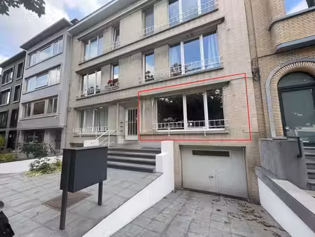appartement 2 chambres  petit jardin  parking couvert et 2 d