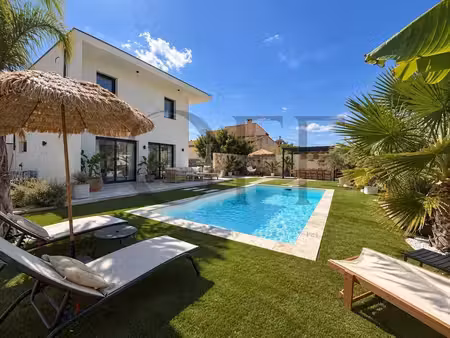 villa de luxe à vendre à le rove