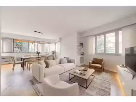appartement de luxe à vendre dans le quartier saint james-général koenig