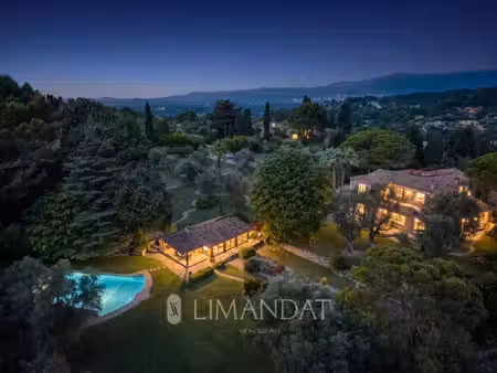 villa de luxe à vendre dans le quartier valmasque-notre dame de vie