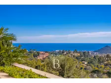 villa de luxe à vendre dans le quartier le grand duc-minelle