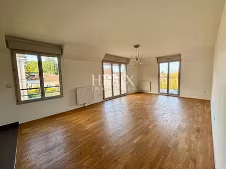 bel appartement proche du lycée international  3 chambres 4 pièce(s) 89.10 m2
