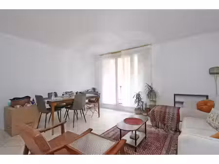 paris 16ème : appartement 2 pièces avec place de parking et ca