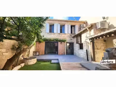 maison en pierre - 3 chambres - 1 garage - 1 jardin - aigues-mortes