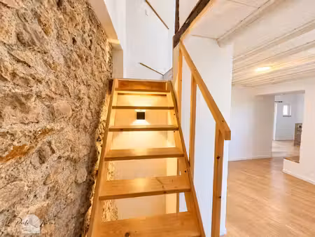 exclusivité - maison de village f3 entièrement rénovée avec