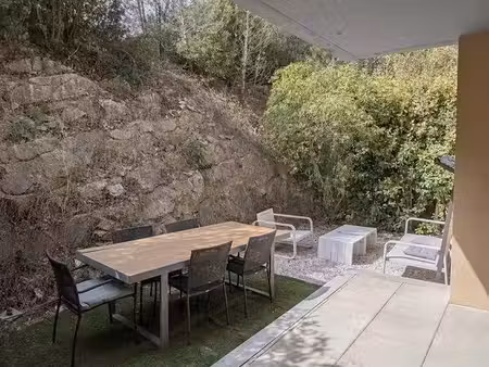 t2 avec jardin  terrasse & parking
