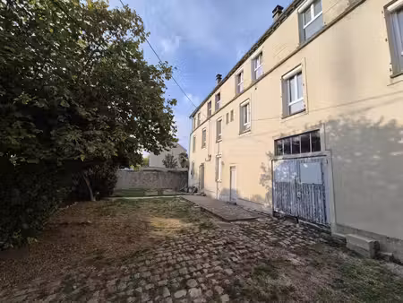 immeuble de 10 logements - garage et cour - melun