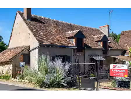 située à molineuf  cette longère pleine de charme