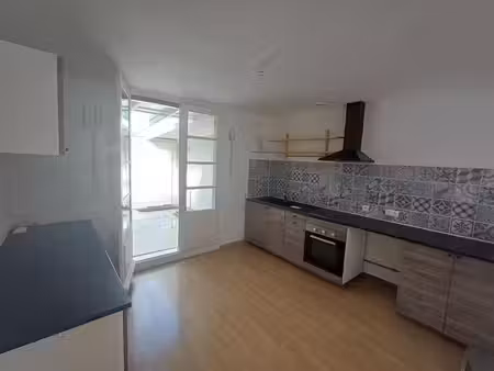 maison 113 m² - 5 pièces - 2 chb + garage 100 m² : idéal collectionneur  artisan ou atelie